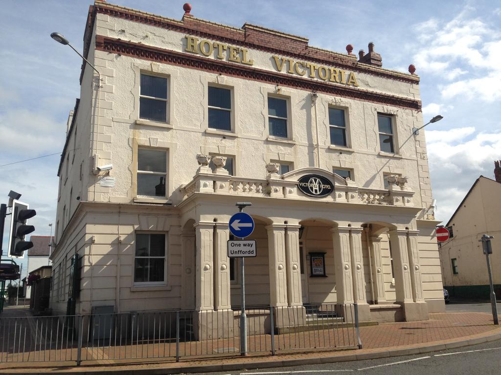 Victoria Hotel Holywell  Exterior photo