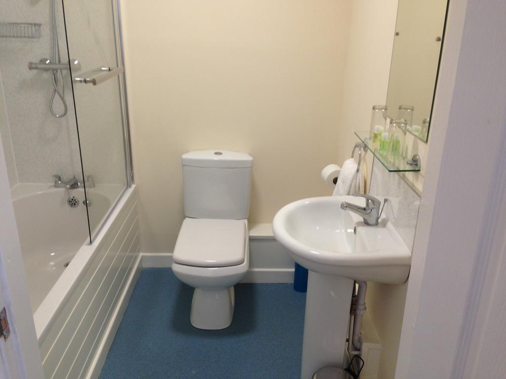Victoria Hotel Holywell  Room photo